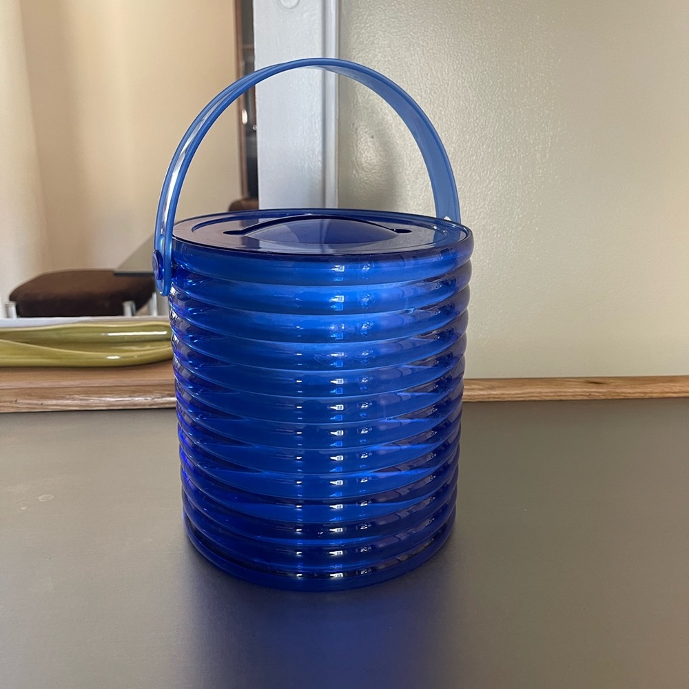 Vintage Acrylic Lucite Cobalt Blue Ribbed Ice Bucket with Lid